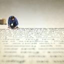 高潮视频 作者头像：浅色背景前的编辑形象，示意两性健康科普编辑沈知远